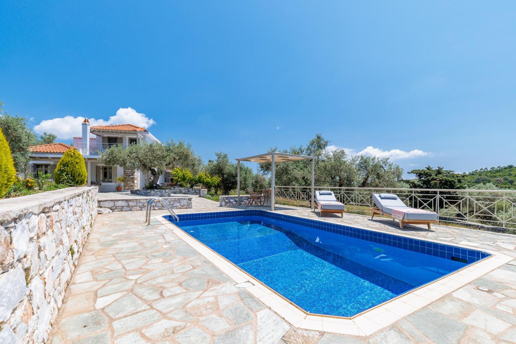 Nektaria Villa Alikias
