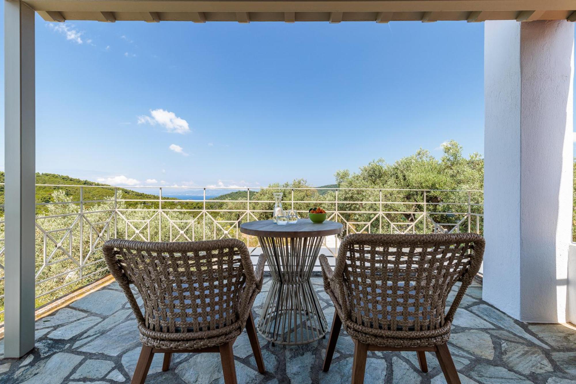 Nektaria Villa Alikias